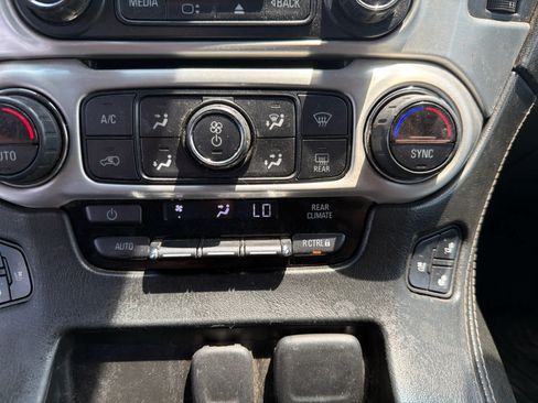 Used 2017 GMC Yukon SLT AWD/4WD image 19