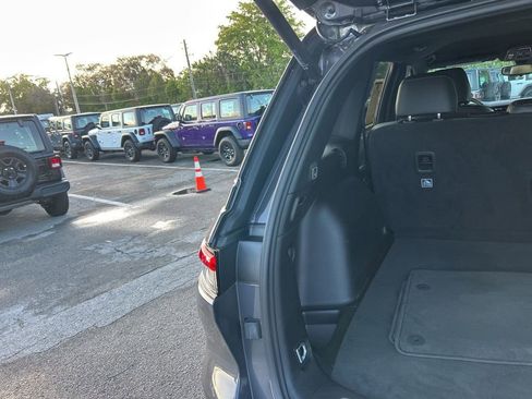 Used 2024 Jeep Grand Cherokee Limited image 29