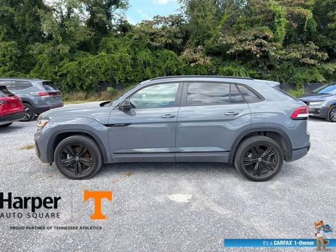 Used 2023 Volkswagen Atlas Cross Sport SEL R-Line AWD/4WD image 2