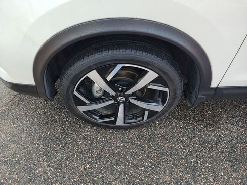 Used 2022 Nissan Rogue Sport SL image 6