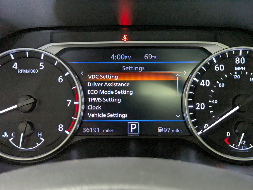 Used 2024 Nissan Sentra SR w/ SR Premium Package FWD image 38