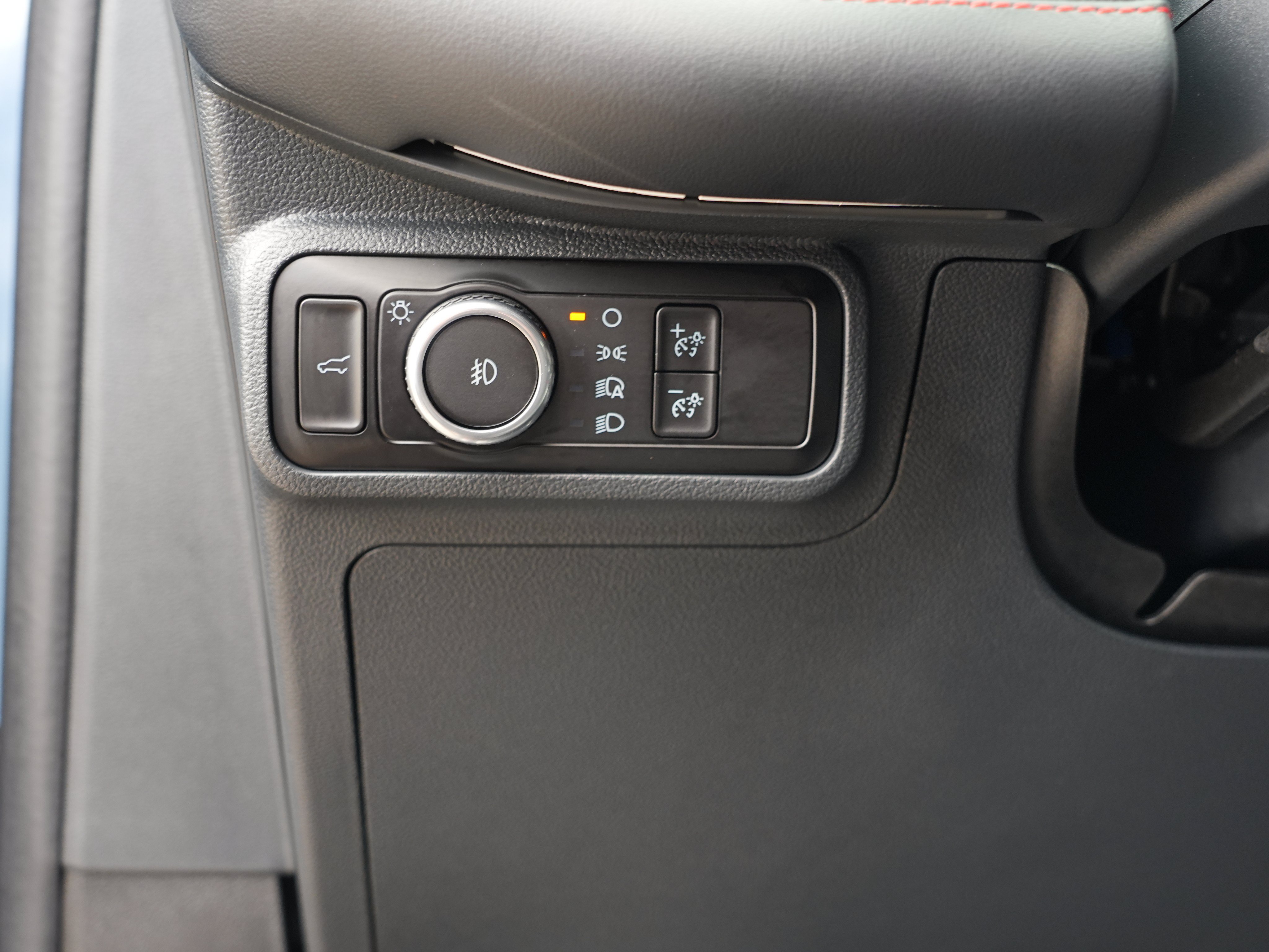 Used 2025 Ford Explorer ST AWD/4WD image 19