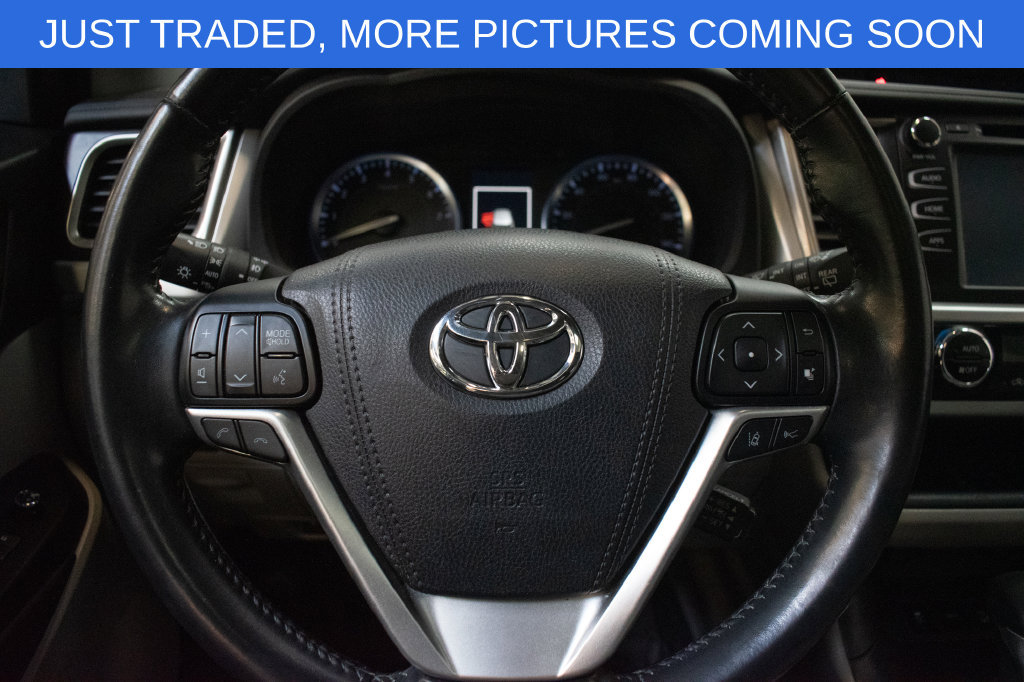 Used 2017 Toyota Highlander XLE AWD/4WD image 12