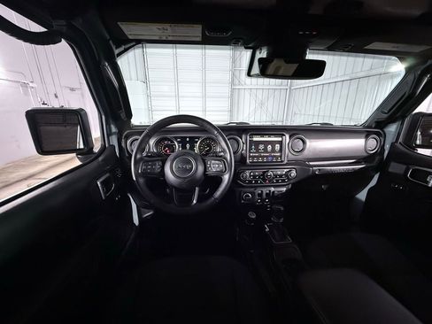 Used 2023 Jeep Wrangler Willys AWD/4WD image 23