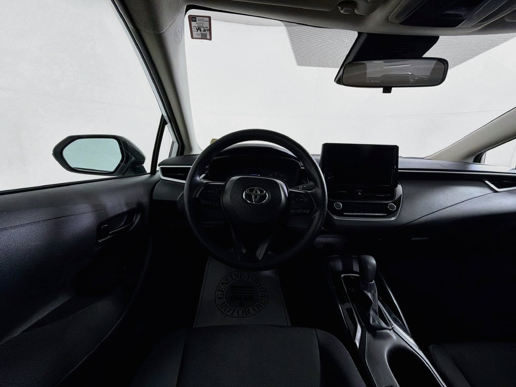 Used 2025 Toyota Corolla LE FWD image 19