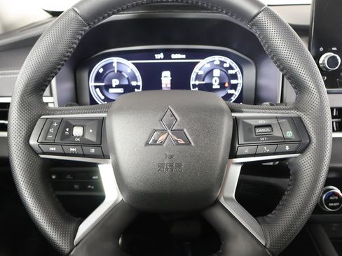 Used 2024 Mitsubishi Outlander SEL AWD/4WD image 17