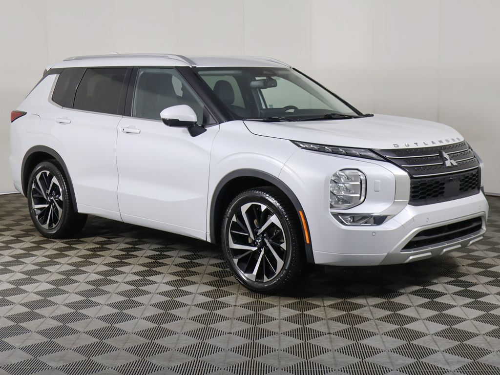 Used 2022 Mitsubishi Outlander SEL AWD/4WD image 2