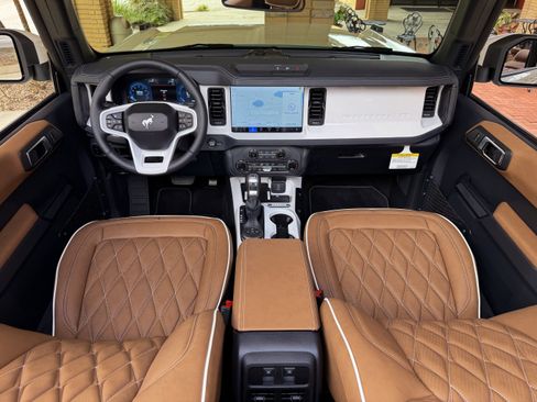 Used 2025 Ford Bronco Outer Banks AWD/4WD image 27