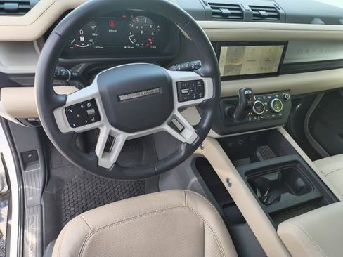 Used 2024 Land Rover Defender 110 SE image 5