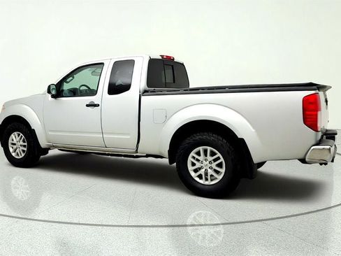 Used 2017 Nissan Frontier SV AWD/4WD image 7