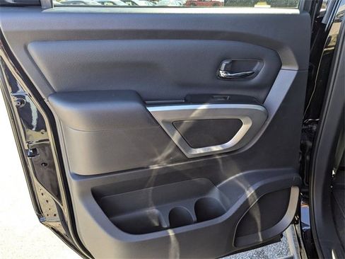 Used 2024 Nissan Titan SV w/ SV Convenience Package image 25