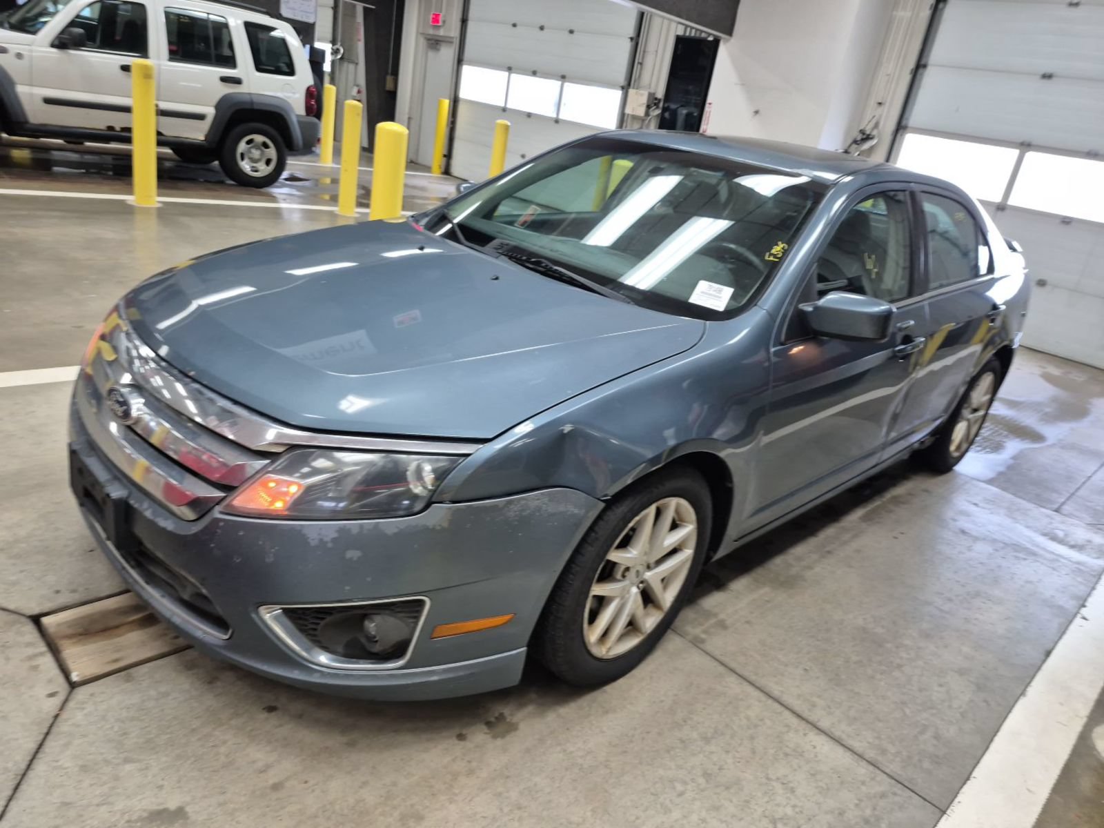 Used 2012 Ford Fusion SEL FWD image 1