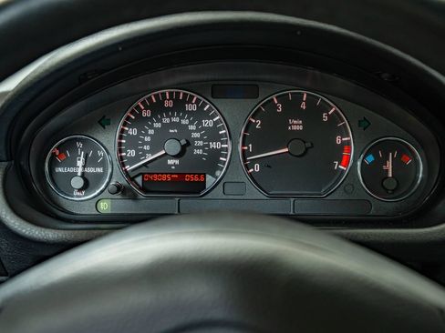 Used 2001 BMW Z3 2.5i RWD image 29