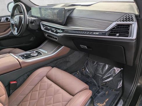 Used 2024 BMW X5 xDrive40i w/ Premium Package image 23