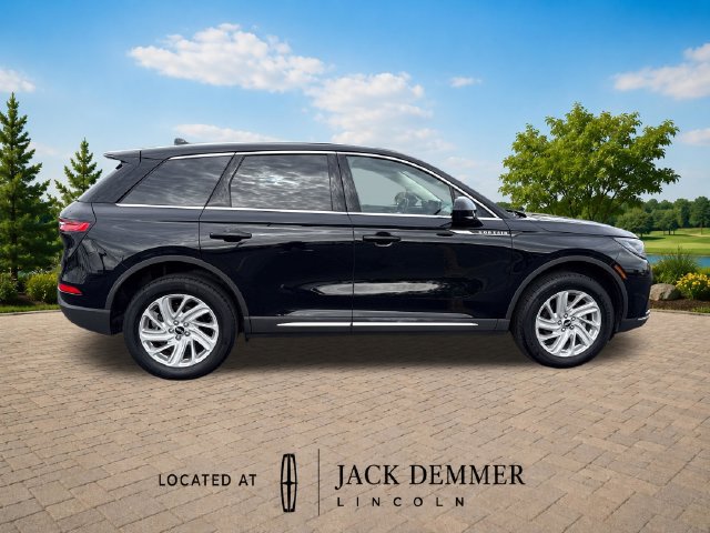Used 2023 Lincoln Corsair AWD image 8