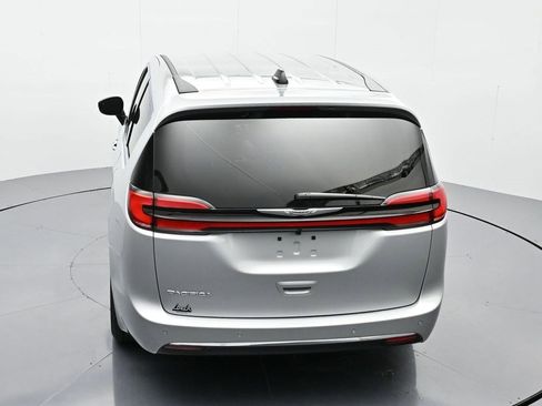 New 2026 Chrysler Pacifica Select image 31