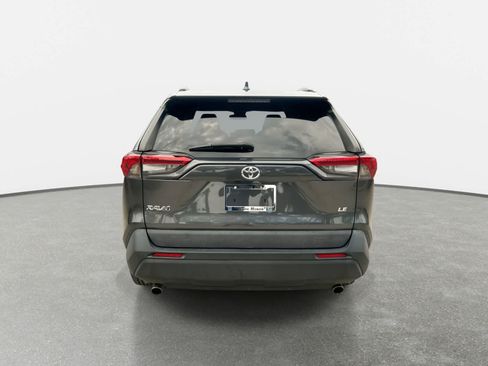 Used 2021 Toyota RAV4 LE FWD image 7