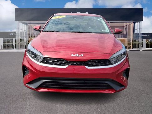 Used 2024 Kia Forte LXS w/ LXS Technology Package FWD image 2