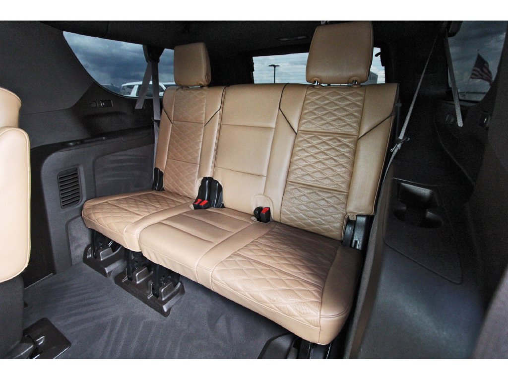 Used 2023 Cadillac Escalade ESV Premium Luxury AWD/4WD image 13