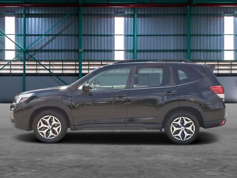 Used 2020 Subaru Forester Premium AWD/4WD image 2