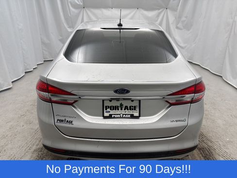Used 2018 Ford Fusion S image 4