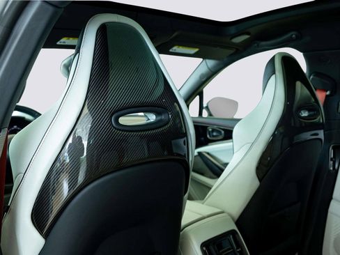 Used 2025 Aston Martin DBX 707 image 36