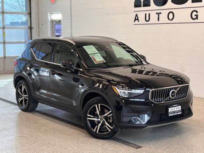 Used 2025 Volvo XC40 B5 Core