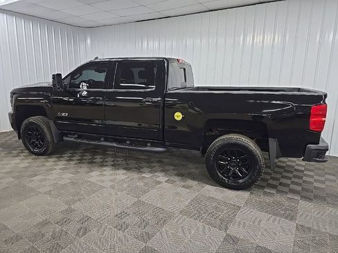 Used 2019 Chevrolet Silverado 2500 LTZ w/ Midnight Edition AWD/4WD image 4
