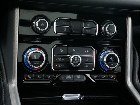 Used 2023 GMC Yukon XL Denali image 22