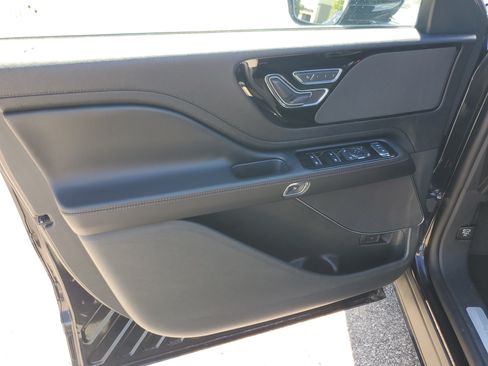 Certified 2024 Lincoln Aviator AWD w/ Premium Package image 10