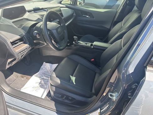 Used 2024 Toyota Prius XLE image 9