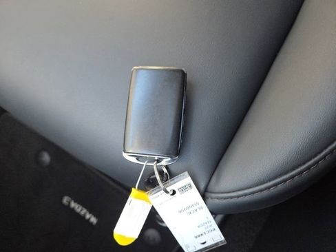 Used 2025 MAZDA MAZDA3 s image 34