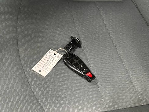 Used 2019 RAM 1500 Classic SLT AWD/4WD image 37
