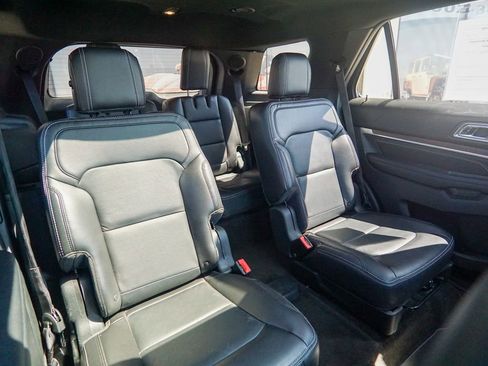 Used 2017 Ford Explorer Limited w/ Equipment Group 301A AWD/4WD image 38