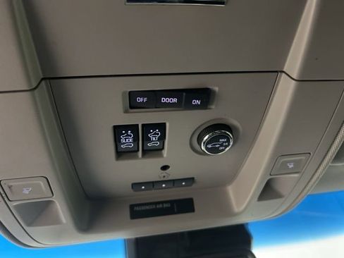 Used 2018 Chevrolet Tahoe Premier image 19