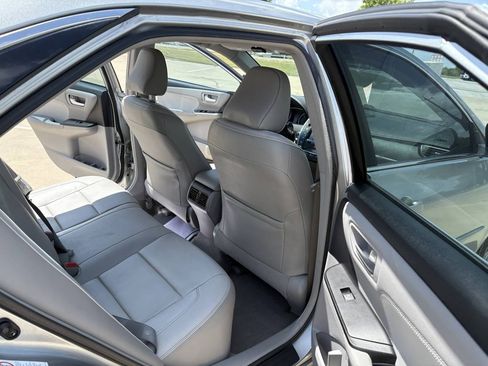 Used 2017 Toyota Camry XLE FWD image 9