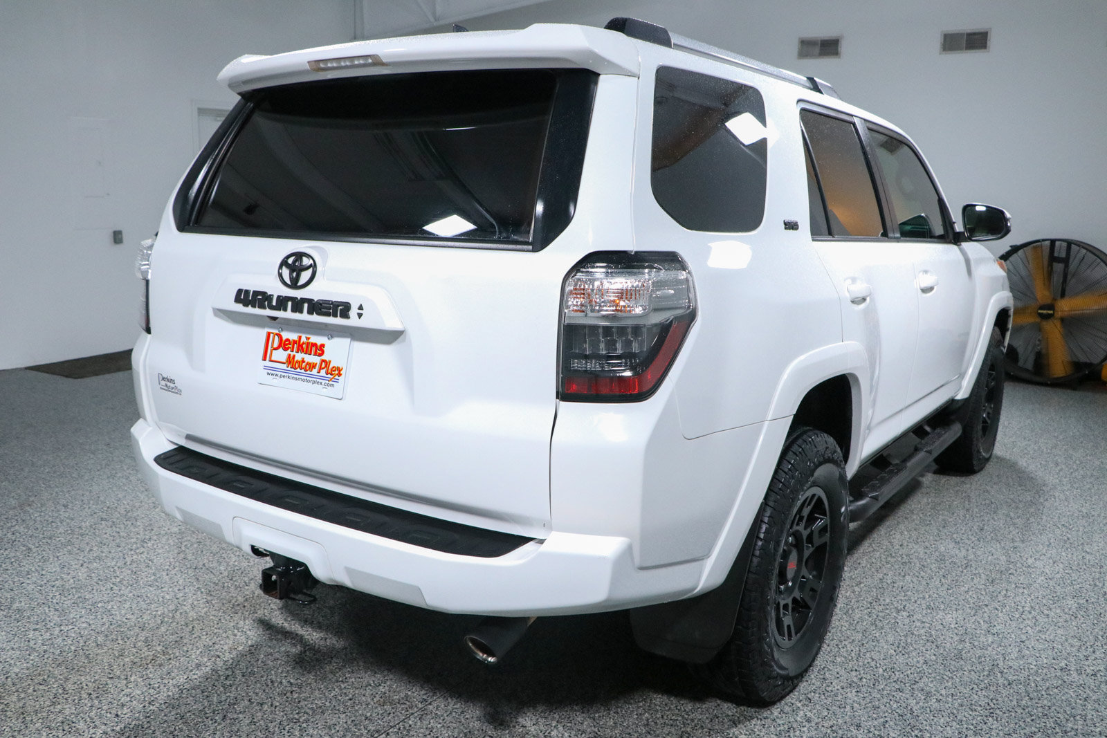 Used 2022 Toyota 4Runner SR5 Premium w/ Moonroof Package AWD/4WD image 7