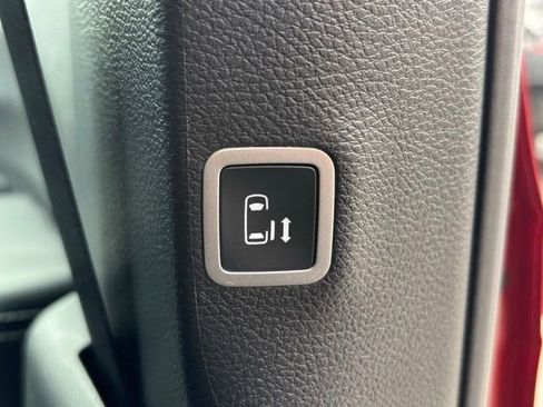New 2026 Chrysler Pacifica Select image 10