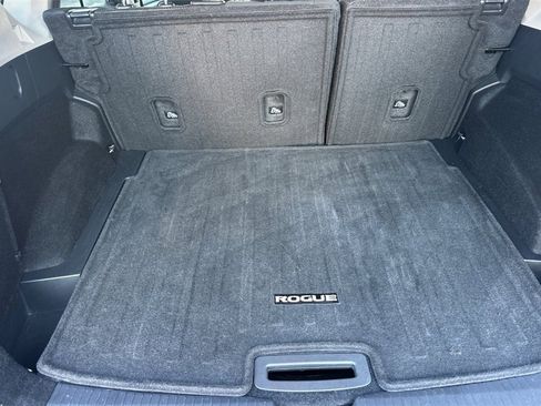 Used 2025 Nissan Rogue SV image 18