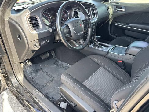 Used 2022 Dodge Charger SXT w/ Driver Convenience Group image 8