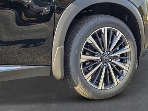 New 2026 Nissan Pathfinder Platinum image 9