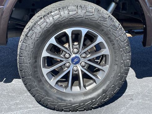 Used 2018 Ford F150 XLT w/ Equipment Group 302A Luxury image 9