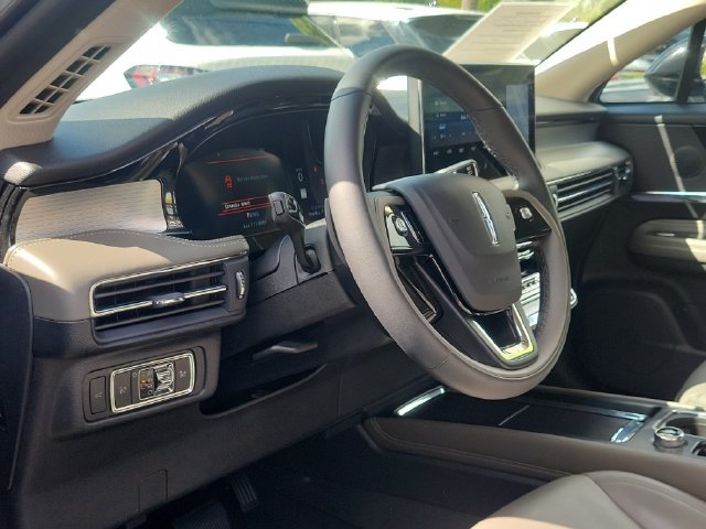 Certified 2024 Lincoln Corsair FWD image 9