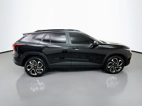 Used 2025 Chevrolet Trax RS w/ Sunroof Package FWD image 9