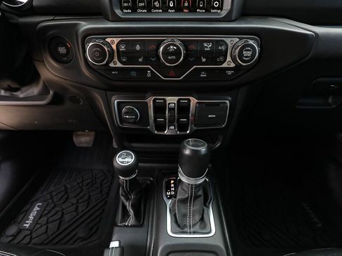 Used 2023 Jeep Wrangler Unlimited Sahara w/ Cold Weather Group AWD/4WD image 20