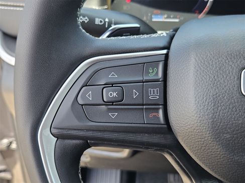 New 2025 Jeep Grand Cherokee L Altitude image 27