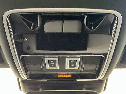 Used 2026 Land Rover Range Rover Velar S image 13