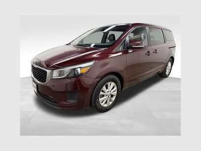 Used 2017 Kia Sedona LX w/ LX Essentials Premium Package