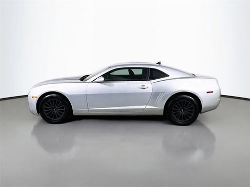 Used 2010 Chevrolet Camaro LS image 9