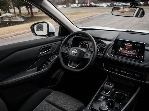 New 2026 Nissan Rogue SV AWD/4WD image 14